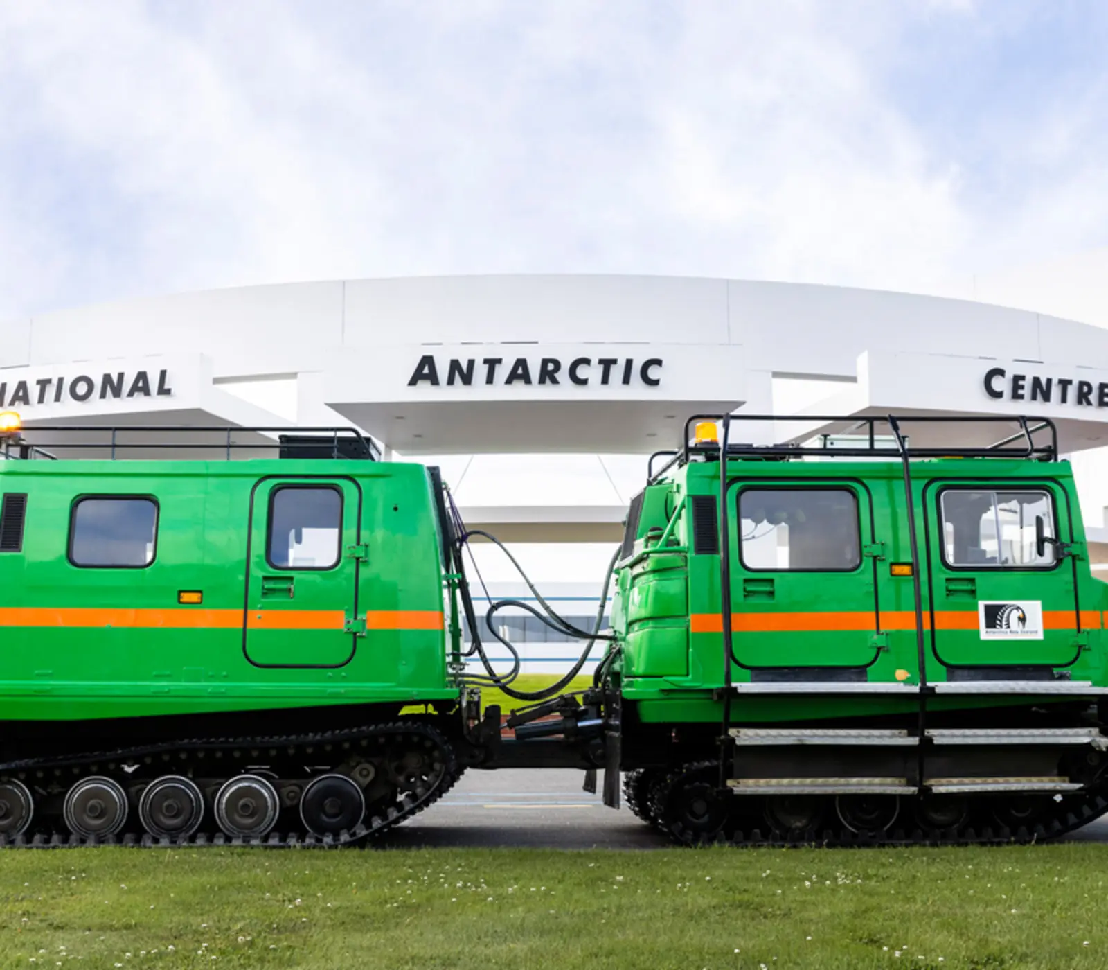 14 Day Signature Best of the South Island: 14 day New Zealand guided coach tour