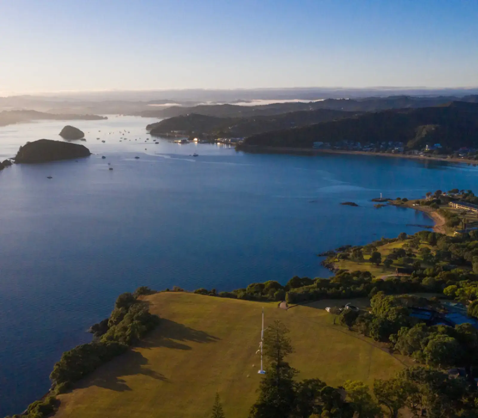 Bay of Islands Rotorua and Waitomo Caves 5 Day Tour: 5 day New Zealand guided coach tour