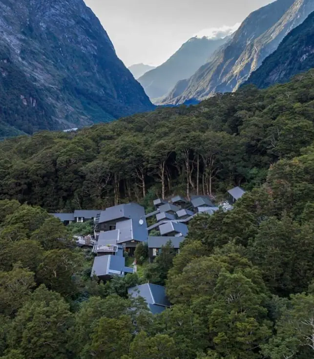 Mitre Peak Lodge