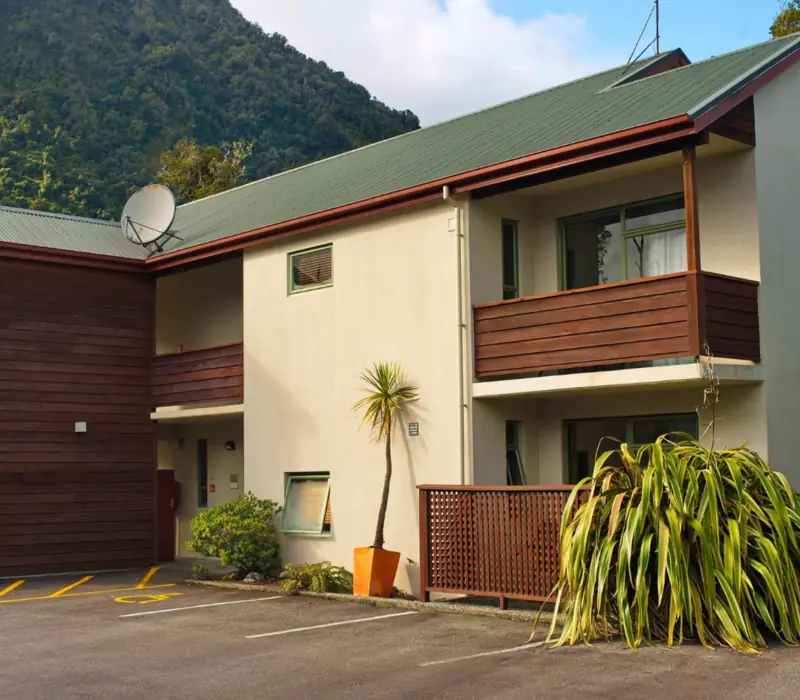 Punga Grove Motel & Suites