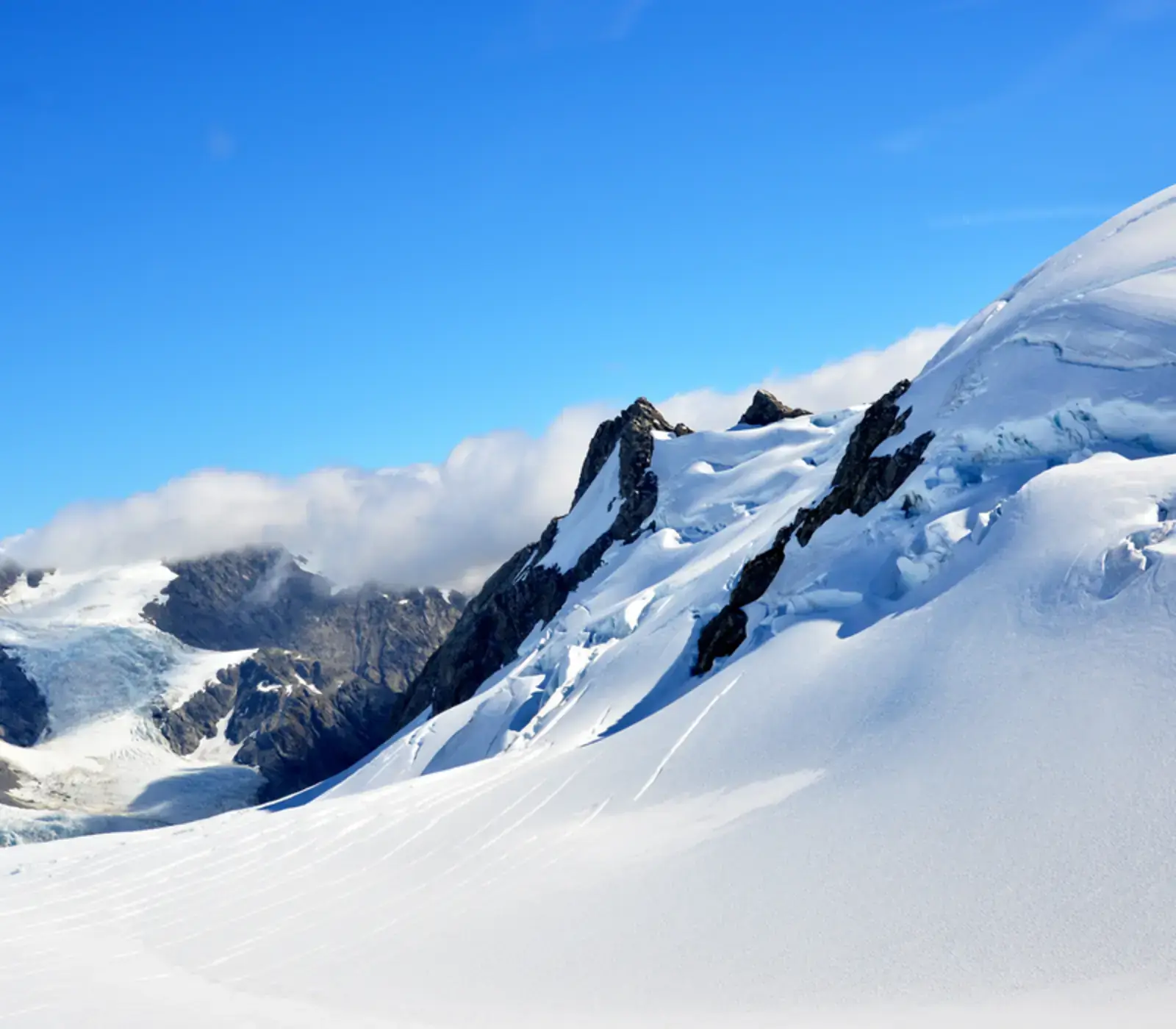 Journey from Queenstown to Christchurch, with Glaciers and TranzAlpine Train: 3 day New Zealand rail journey tour