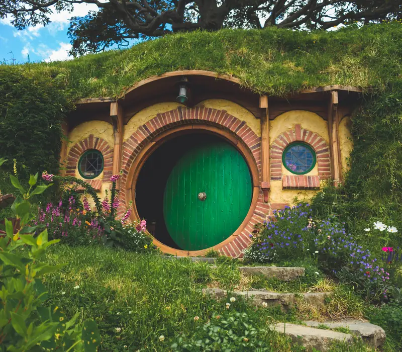 Day 4: Auckland to Rotorua via Hobbiton and Te Puia with FlexiTours - Lunch Included, North Island Express