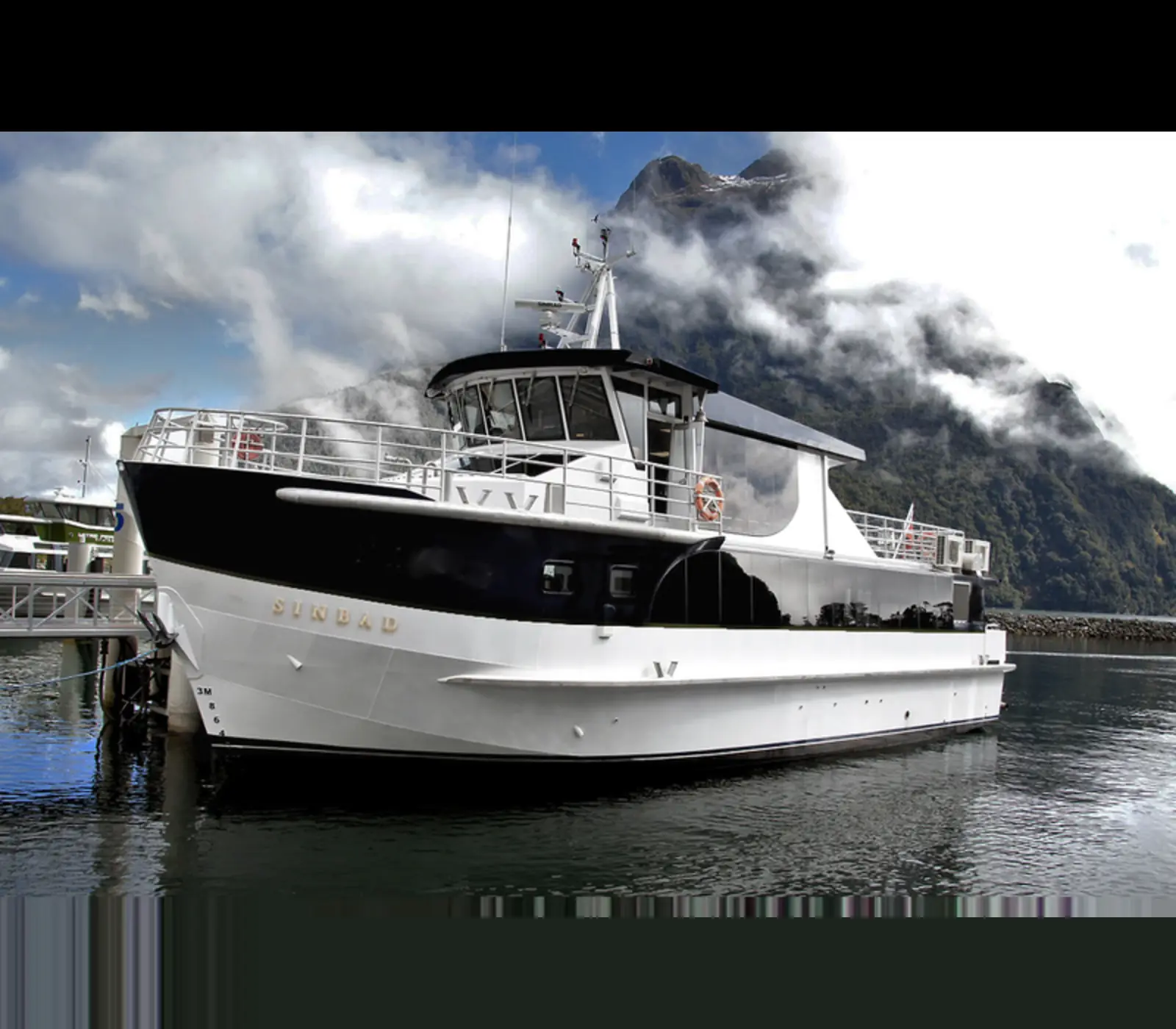 Day 2: Milford Sound Business Class with Real NZ and Altitude Tours - Includes Canapes, City, Mountains and Milford Sound Getaway