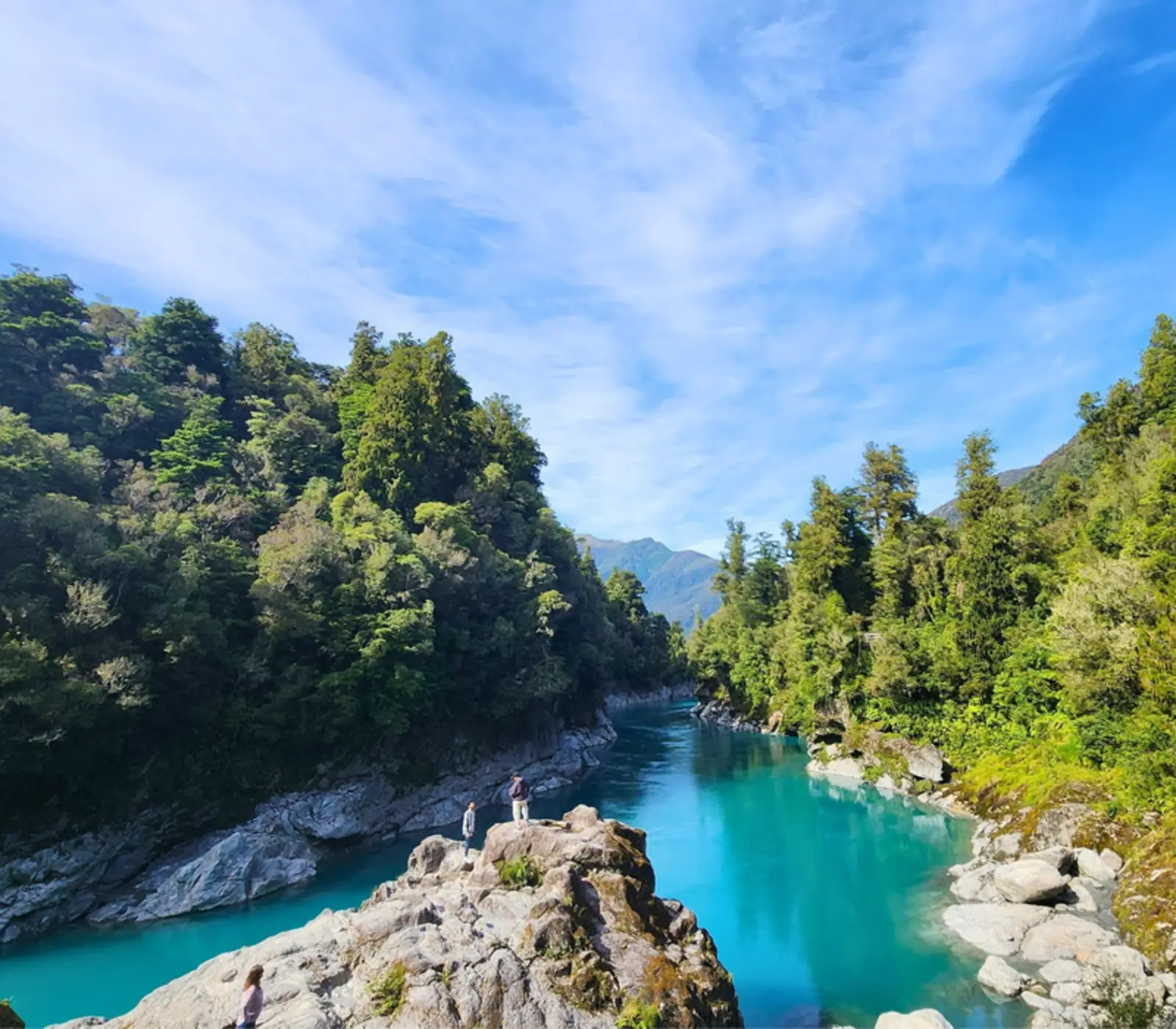 Southern Alps and Milford Sound Highlights: 6 day New Zealand guided coach tour