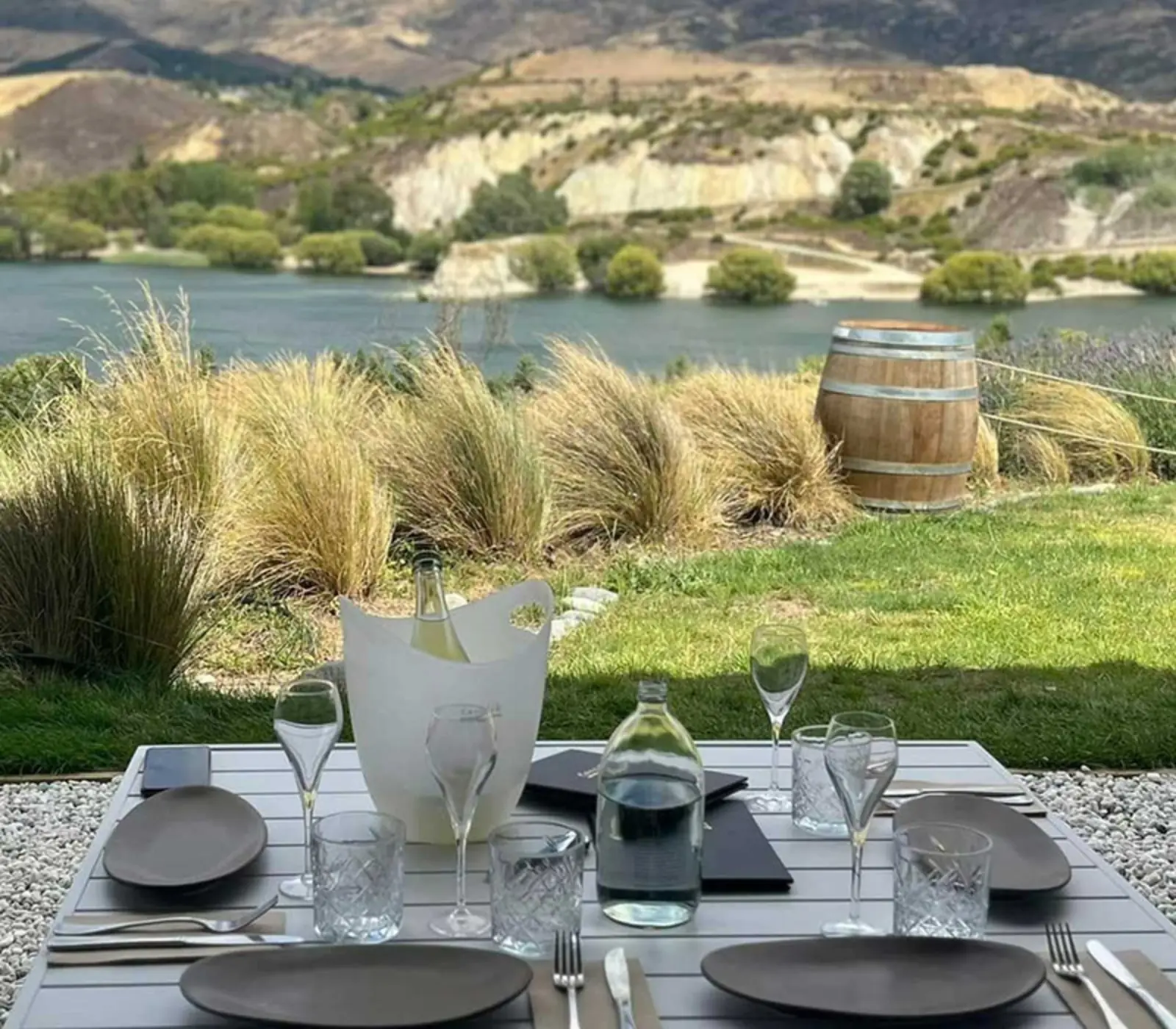 Day 2: All-Inclusive Wine & Dine Cabana Retreat at Carrick Winery, Southern South Island Highlights With Stewart